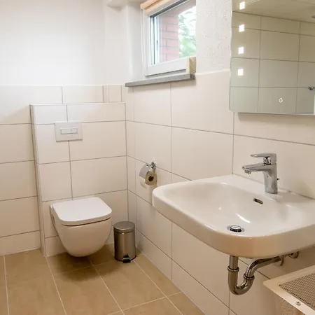 Ferienwohnung Am Peeneufer Lejlighed *