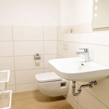 Ferienwohnung Am Peeneufer Lejlighed *